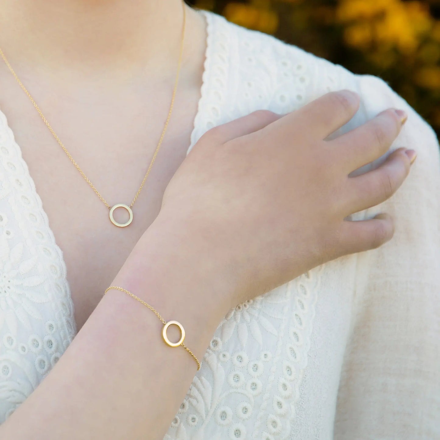 9ct Yellow Gold Circle Necklace Soremi Jewellery