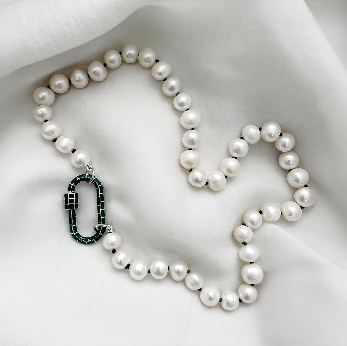 Green Shackle & Pearl Necklace [Exclusives Sale]