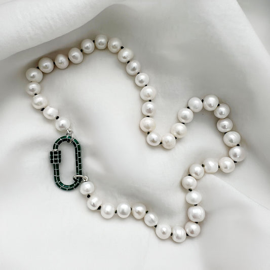 Green Shackle & Pearl Necklace [Exclusives Sale]