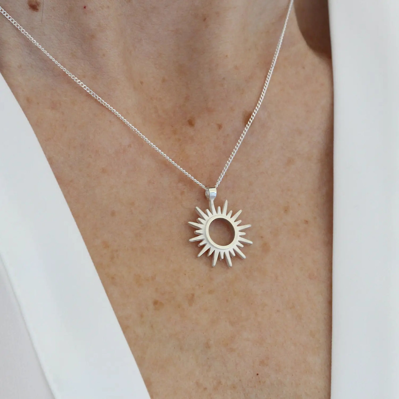 SUN SHELL NECKLACE - SILVER